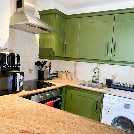 Lovely 1 Bedroom Flat In West Kensington Central London, Shepherd'S Bush Екстер'єр фото