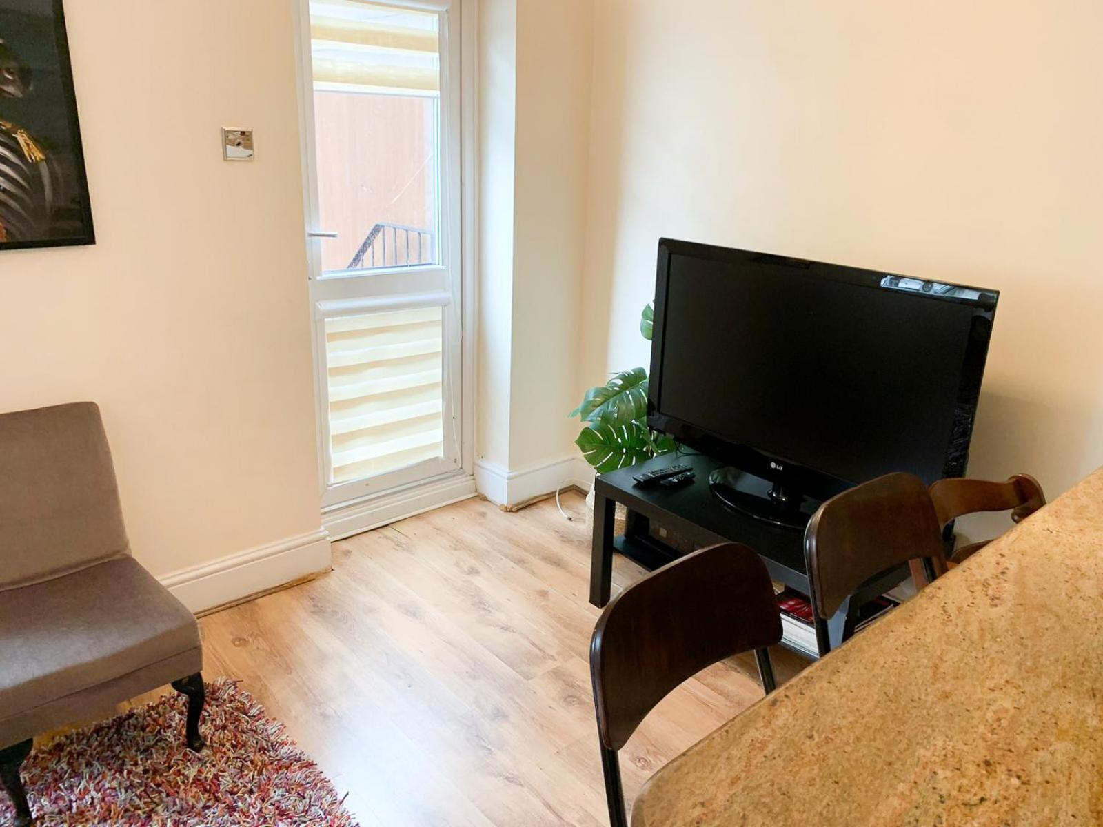 Lovely 1 Bedroom Flat In West Kensington Central London, Shepherd'S Bush Екстер'єр фото