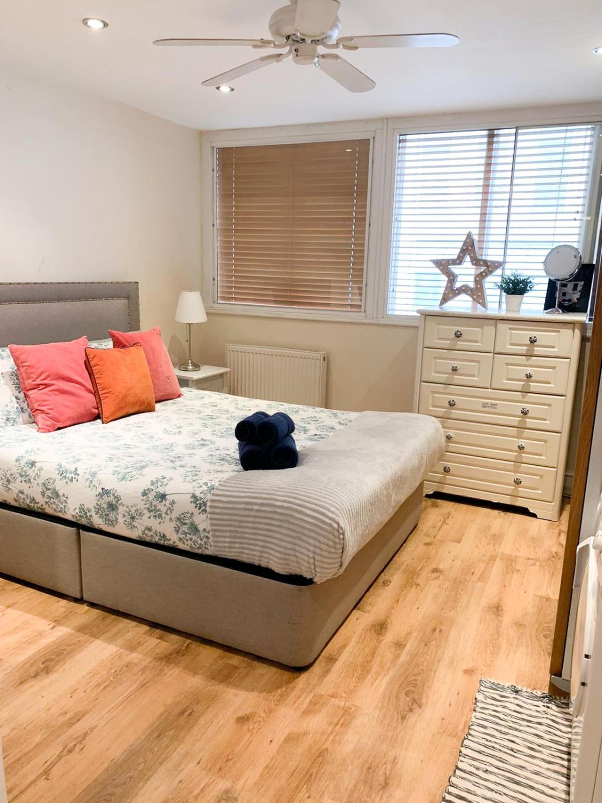 Lovely 1 Bedroom Flat In West Kensington Central London, Shepherd'S Bush Екстер'єр фото